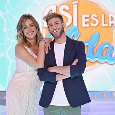 Sandra Barneda y César Muñoz en el plató de 'Así es la vida'