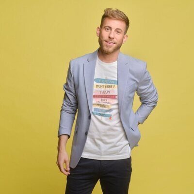 Posado de César Muñoz', conductor de 'Así es la vida'