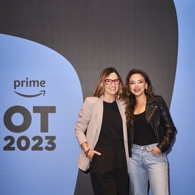 Chenoa posa junto a Noemí Galera en la presentación de 'OT 2023'
