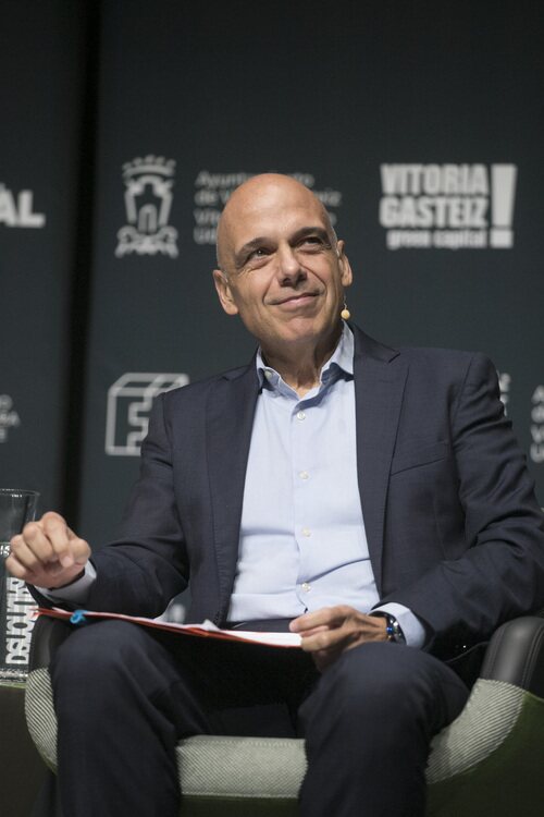 Jaime Guerra en la presentación de Mediaset del FesTVal 2023