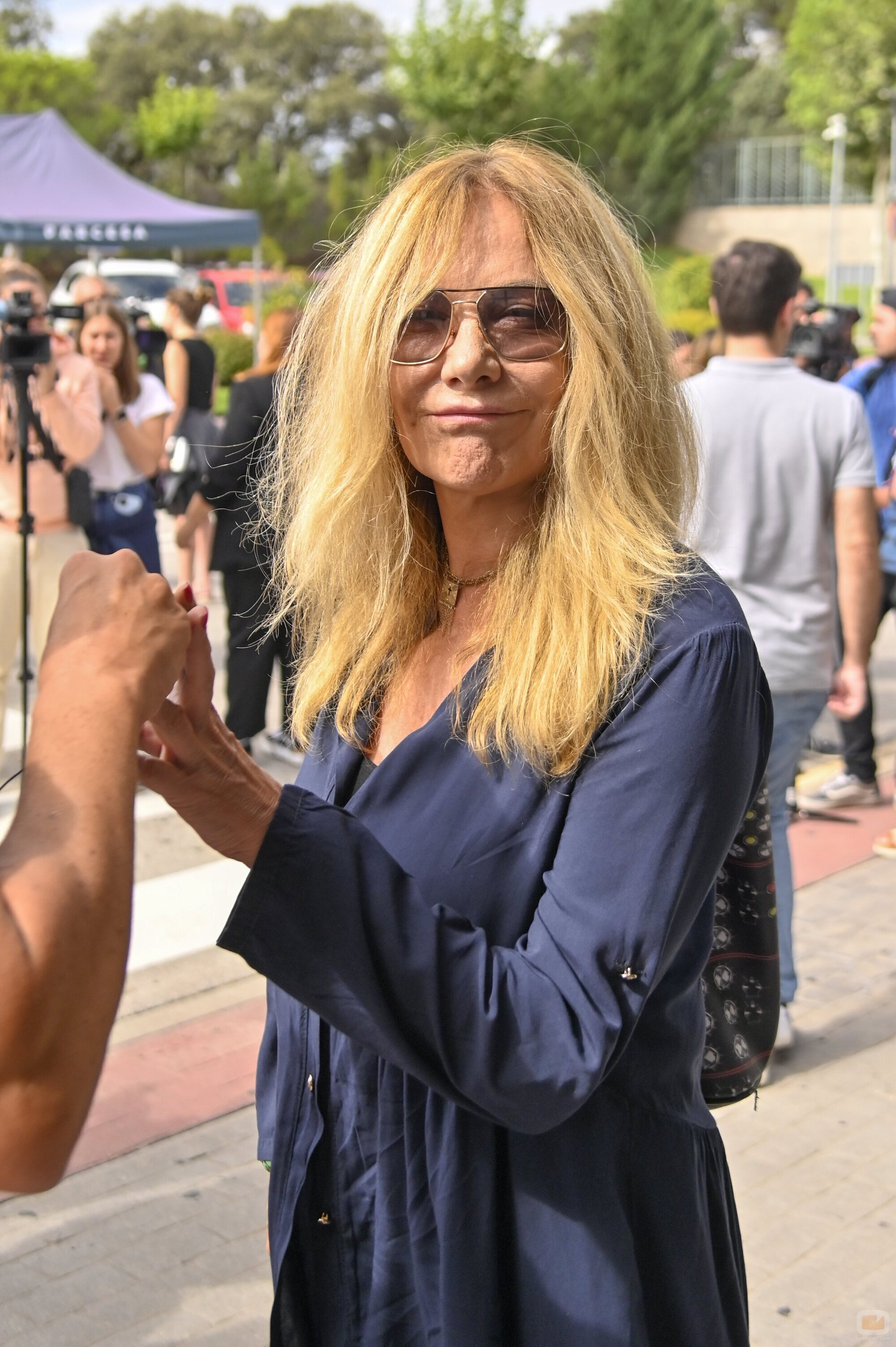 Belén Rodríguez en el tanatorio por la muerte de María Teresa Campos