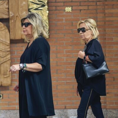 Terelu Campos y Carmen Borrego pasean en el tanatorio por la muerte de María Teresa Campos