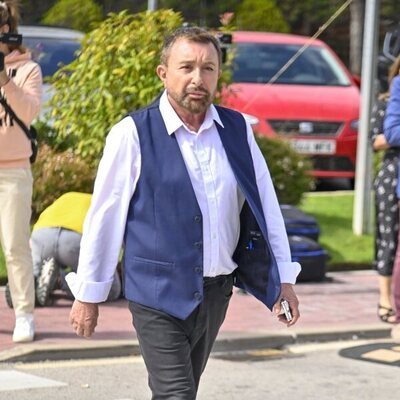 José Manuel Parada en el tanatorio por la muerte de María Teresa Campos