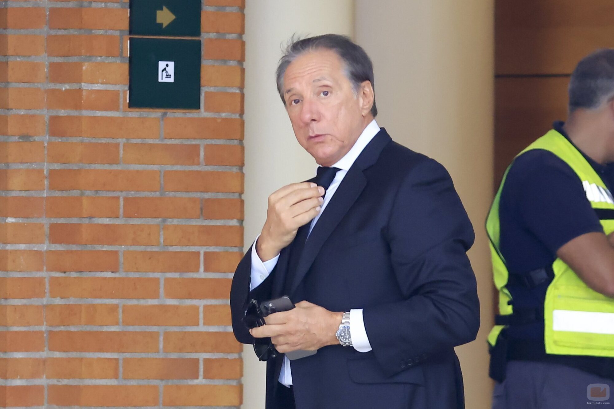 Alejandro Rubio en el tanatorio por la muerte de María Teresa Campos