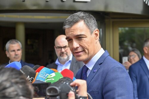 Pedro Sánchez comparece ante la prensa en el tanatorio por la muerte de María Teresa Campos