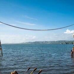 Parte del equipo de 'El Conquistador' instalando elementos de una prueba