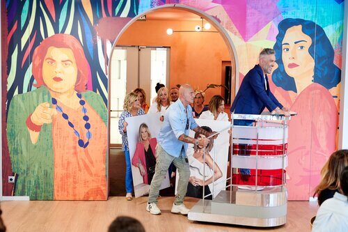 Los integrantes de 'Sálvese quien pueda' llegan a las oficinas de Netflix