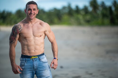 Posado de Lorenzo Duran, concursante de 'El conquistador'