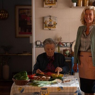 Herminia y Mercedes en el 23x01 de 'Cuéntame'