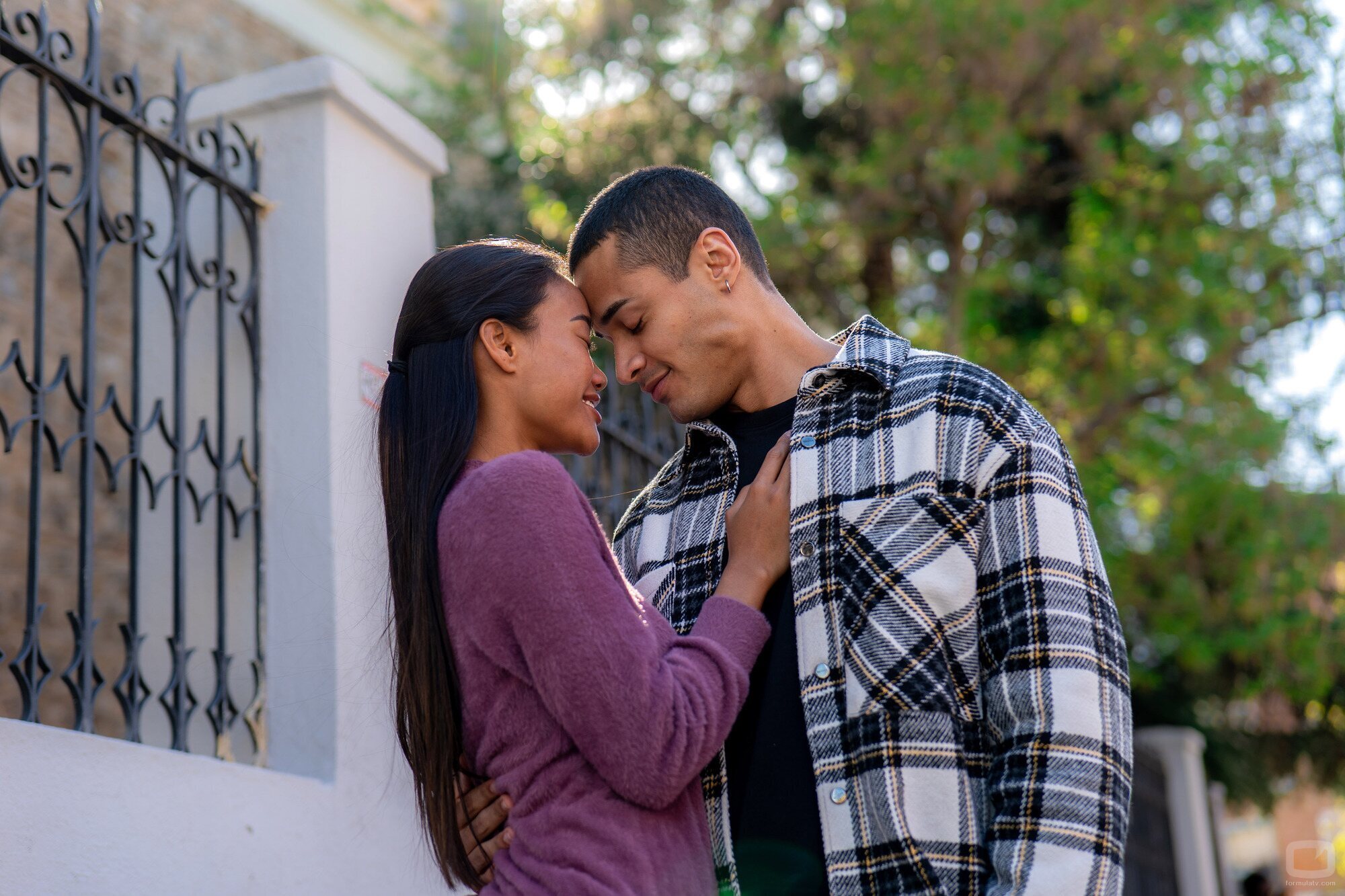 Nona Sobo y Felipe Londoño en la tercera temporada de 'Entrevías'