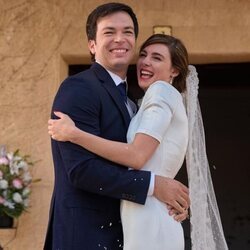 Jorge y María sonríen en su boda, en 'Cuéntame'