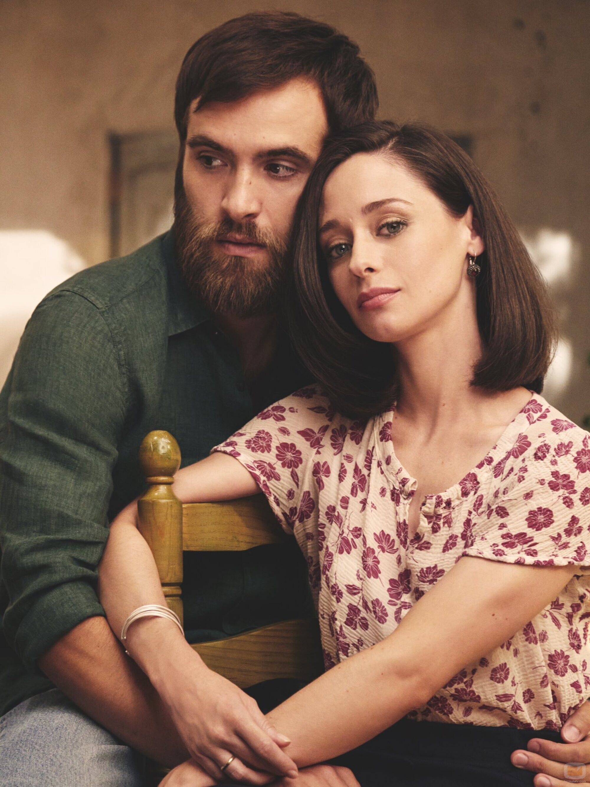 Ricardo Gómez y Elena Rivera en la temporada final de 'Cuéntame'