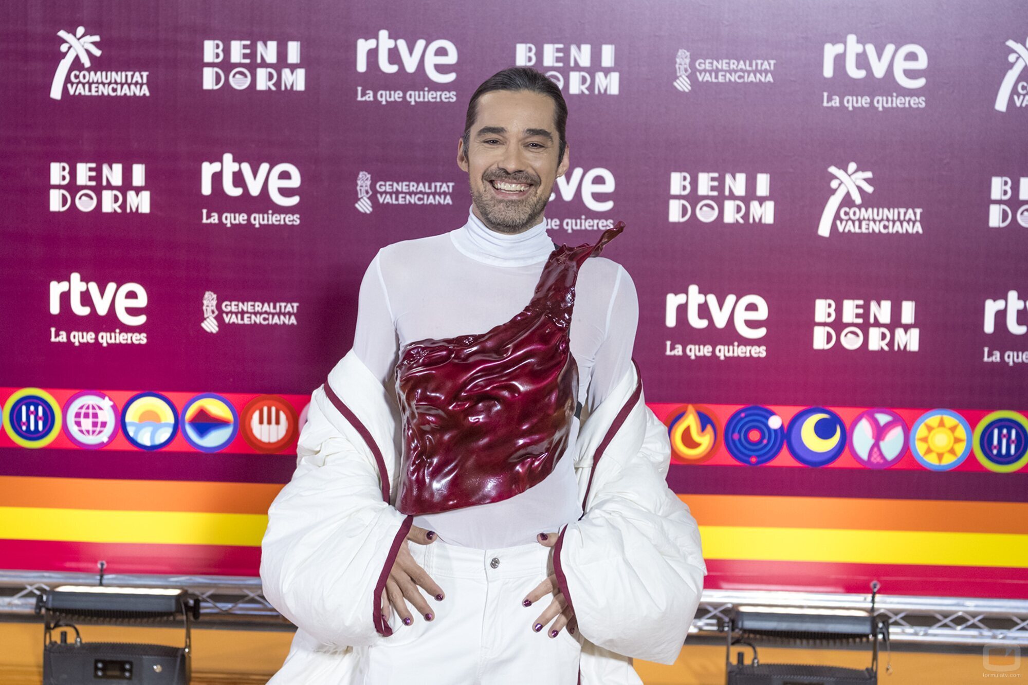 Jordi Cruz en la alfombra naranja del Benidorm Fest 2024