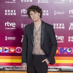 Roger Padrós en la alfombra naranja del Benidorm Fest 2024