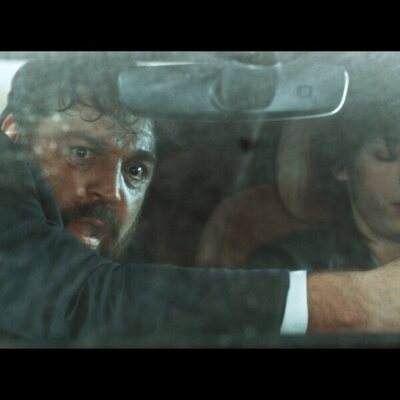 Hovik Keuchkerian y Vicky Luengo en una tensa escena en 'Reina Roja'