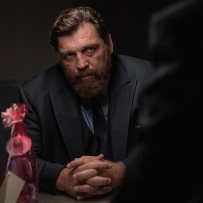 Hovik Keuchkerian es Jon Gutiérrez en 'Reina Roja'