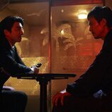 Reclutador y Seong Gi-hun en la segunda temporada de 'El juego del calamar'