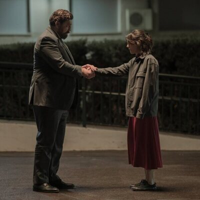 Hovik Keuchkerian y Vicky Luengo en una escena de 'Reina Roja'