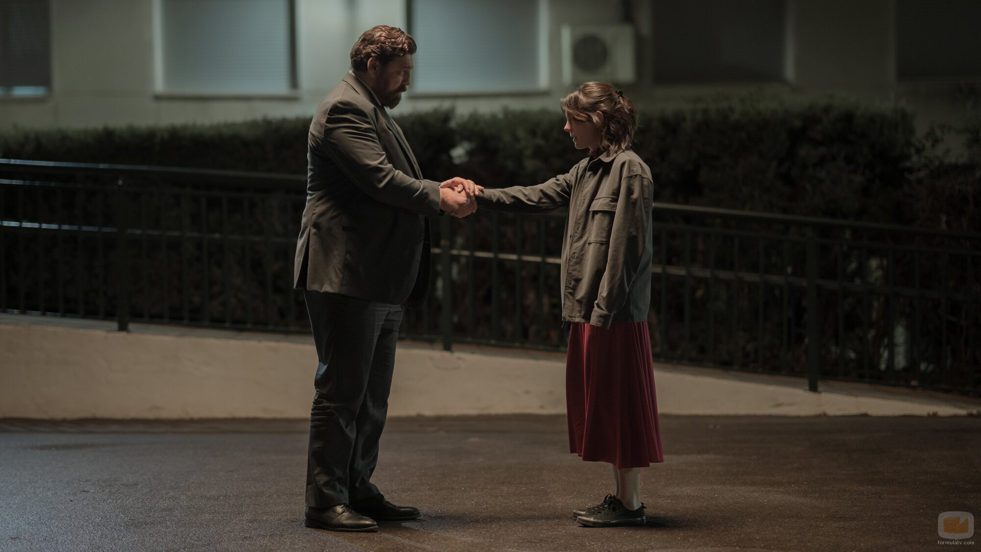 Hovik Keuchkerian y Vicky Luengo en una escena de 'Reina Roja'