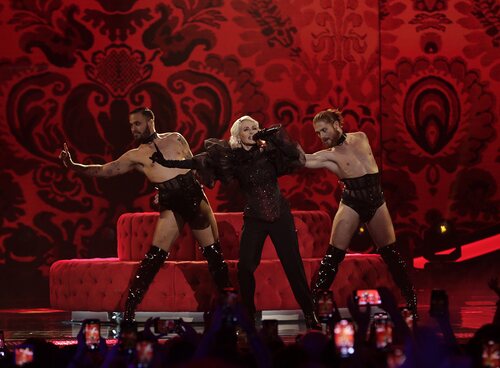 Nebulossa canta 'Zorra' en la final del Benidorm Fest 2024