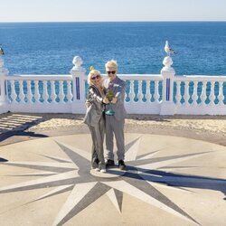 Nebulossa posa con el premio del Benidorm Fest 2024