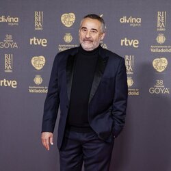 Eduard Fernández en la alfombra roja de los Premios Goya 2024