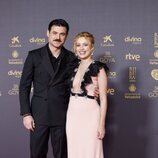 Arturo García Sancho y Ana Garcés, actores de 'La promesa', en la alfombra roja de los Premios Goya 2024