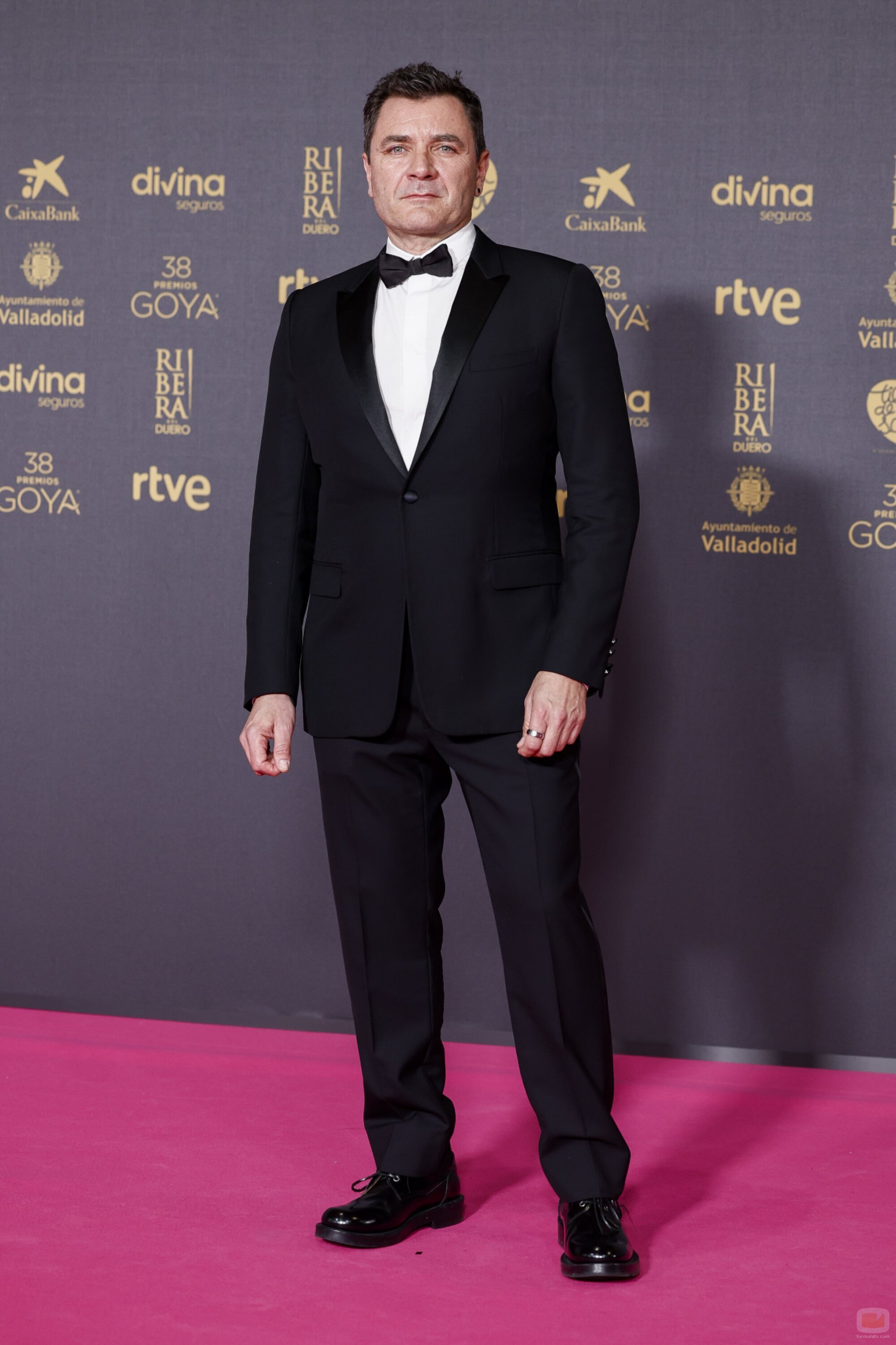 Àlex Brendemühl posa en la alfombra roja de los Premios Goya 2024