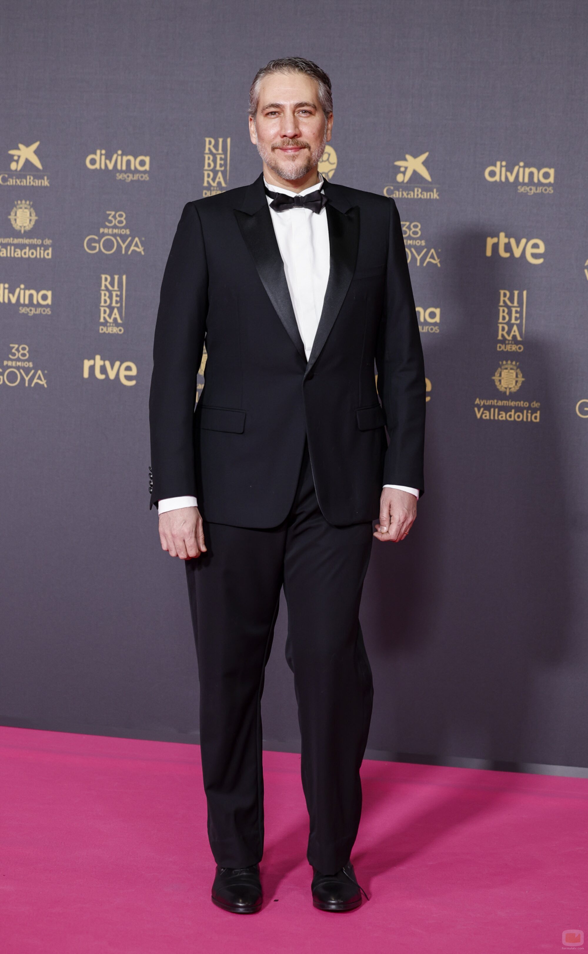 Alberto Ammann en la alfombra roja de los Premios Goya 2024
