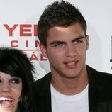 Angy Fernández y Maxi Iglesias en la première de Málaga