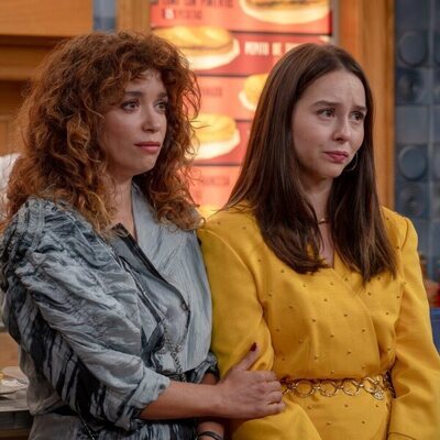 Amelia Ledesma y Luisita en el final de 'Amar es para siempre'