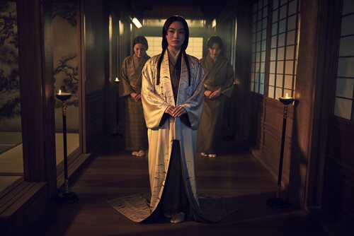 Anna Sawai con un traje tradicional japonés en 'Shogun'