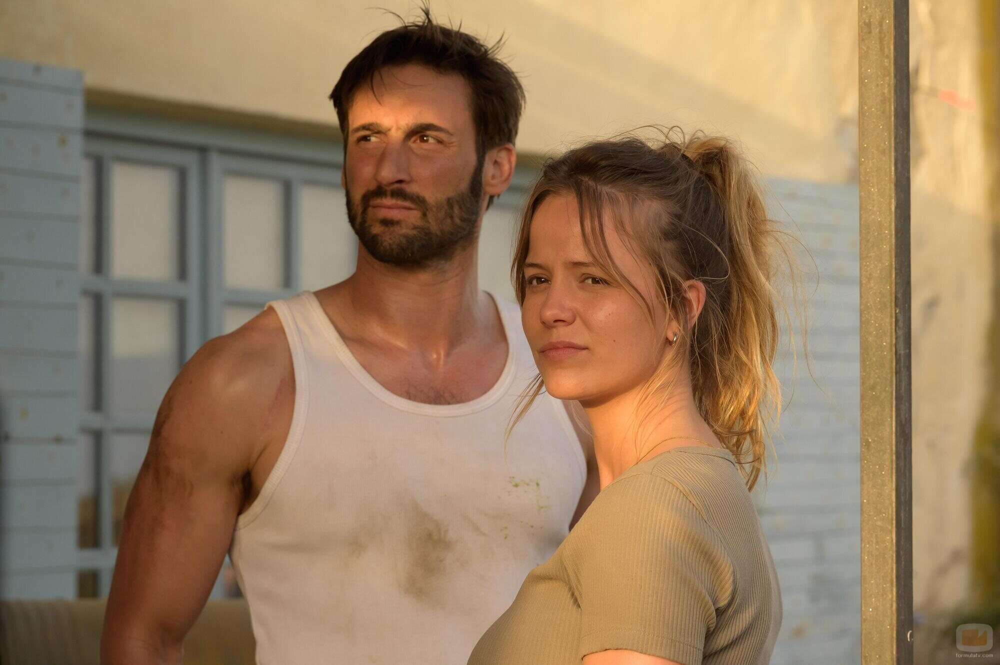 Guillaume Labbé y Marysole Fertard en 'Escort Boys'