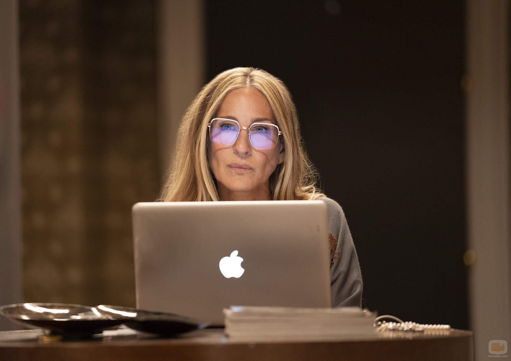 Carrie Bradshaw con su Mac en 'And Just Like That...'