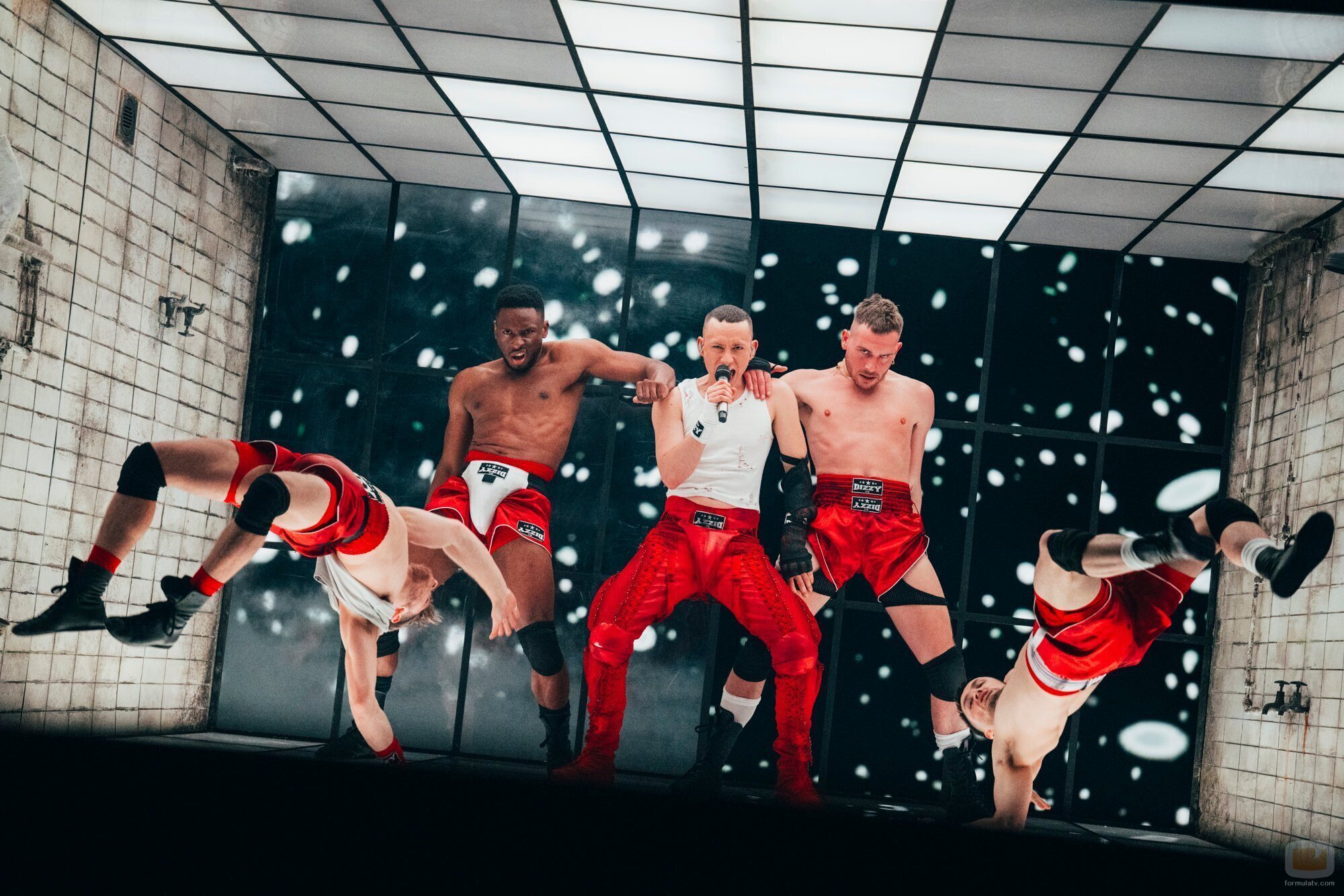 Olly Alexander (Reino Unido) en la Semifinal 1 de Eurovisión 2024