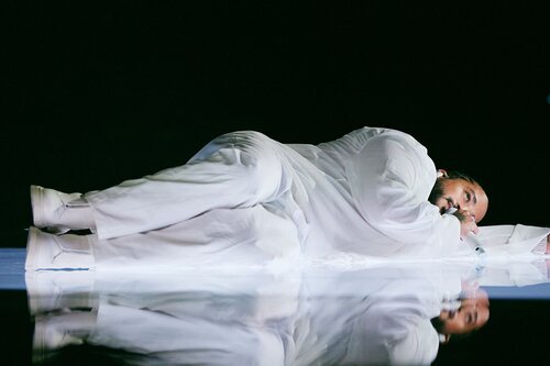 Slimane, representante de Francia en Eurovisión 2024, en la Semifinal 2