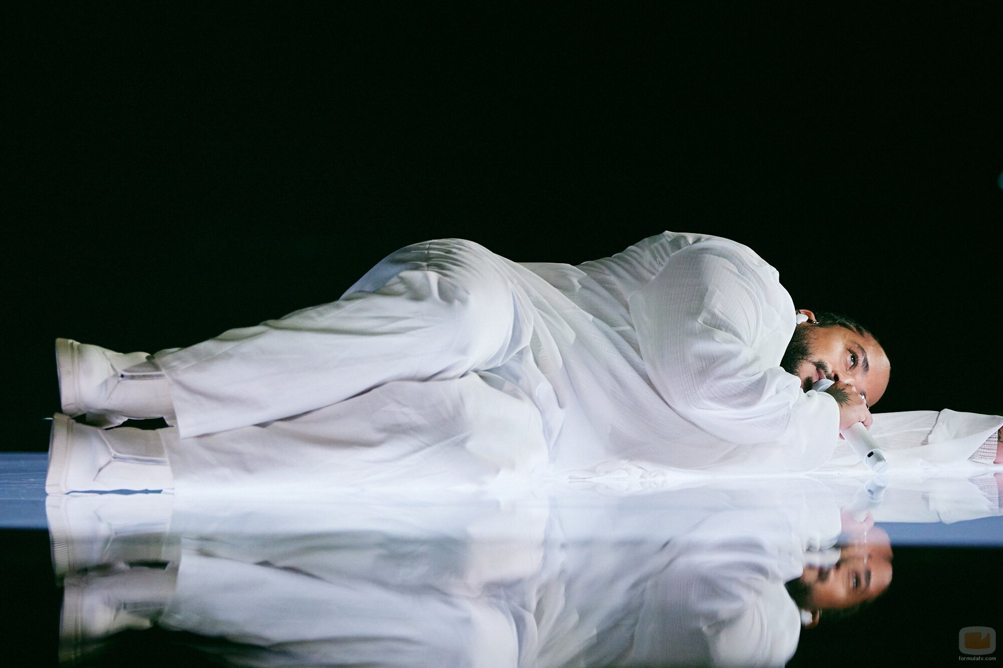 Slimane, representante de Francia en Eurovisión 2024, en la Semifinal 2