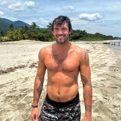 Logan Sampedro posa en bañador en 'Supervivientes All Stars'