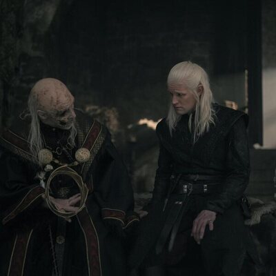 Matt Smith y Paddy Considine en 2x07 titulado 'La cosecha roja' de 'La Casa del Dragón'