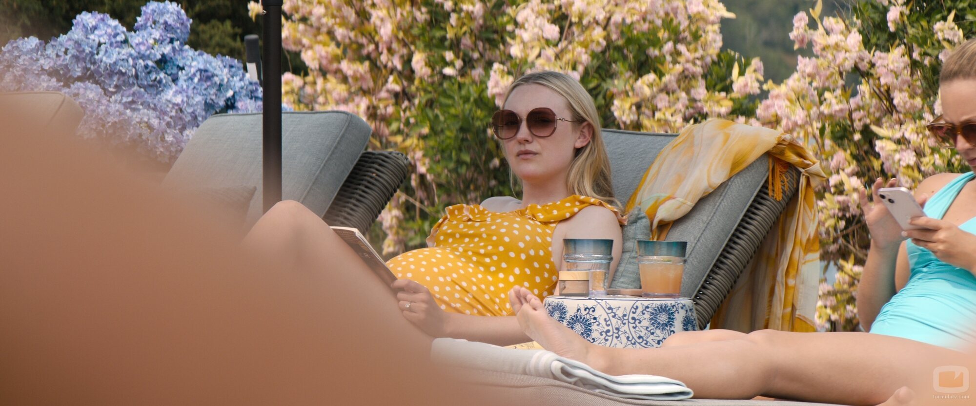 Dakota Fanning en el 1x01 de 'The Perfect Couple'