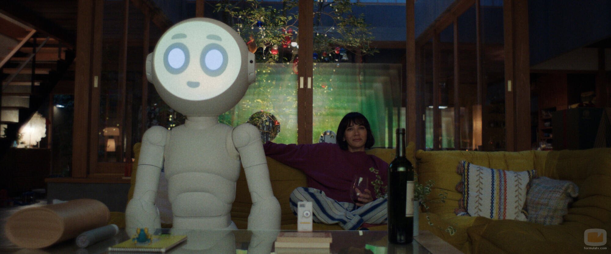 Foto de Rashida Jones y Joanna Sotomura en 'No es culpa de la máquina' de 'Sunny'