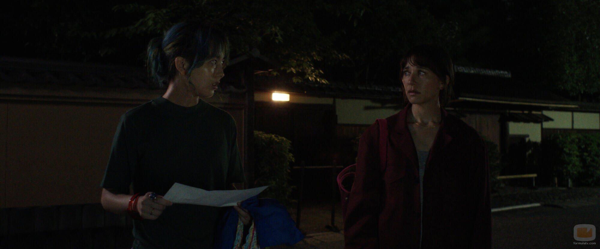 Rashida Jones y Annie the Clumsy en el 1x04 de 'Sunny'