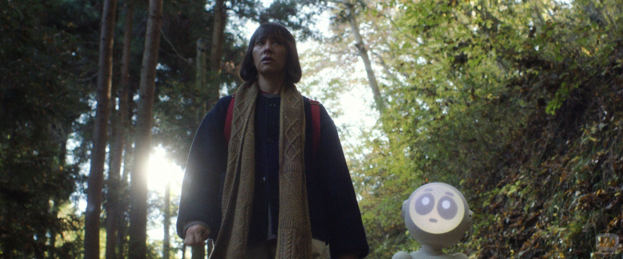 Rashida Jones y Joanna Sotomura en el 1x05 de 'Sunny'