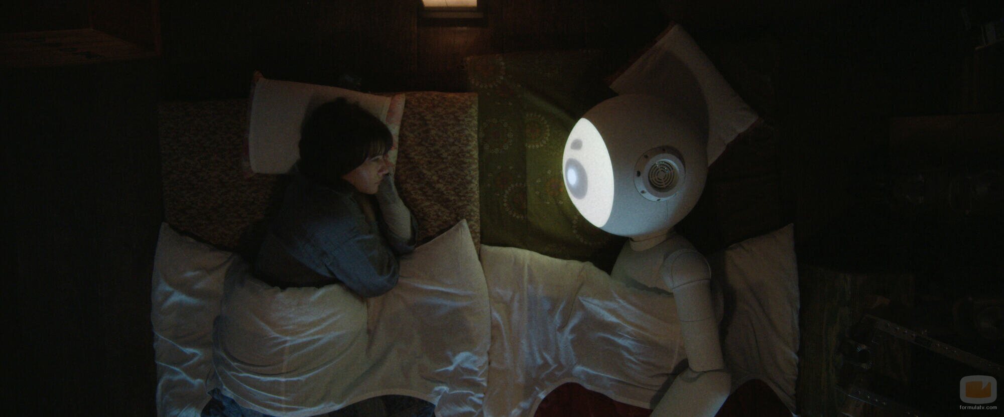 Escena de Rashida Jones y Joanna Sotomura en el 1x05 de 'Sunny'