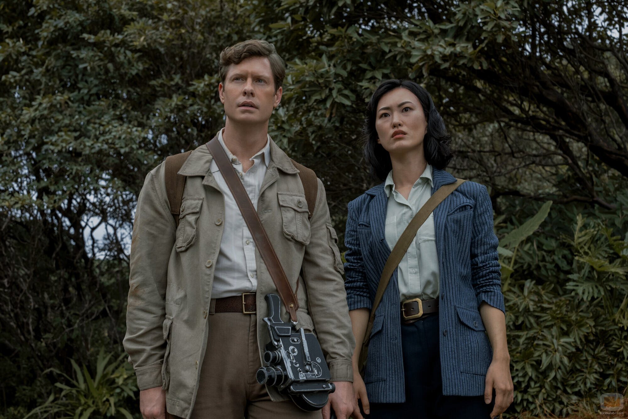 Anders Holm y Mari Yamamoto en 'Partida' de 'Monarch: El legado de los monstruos'