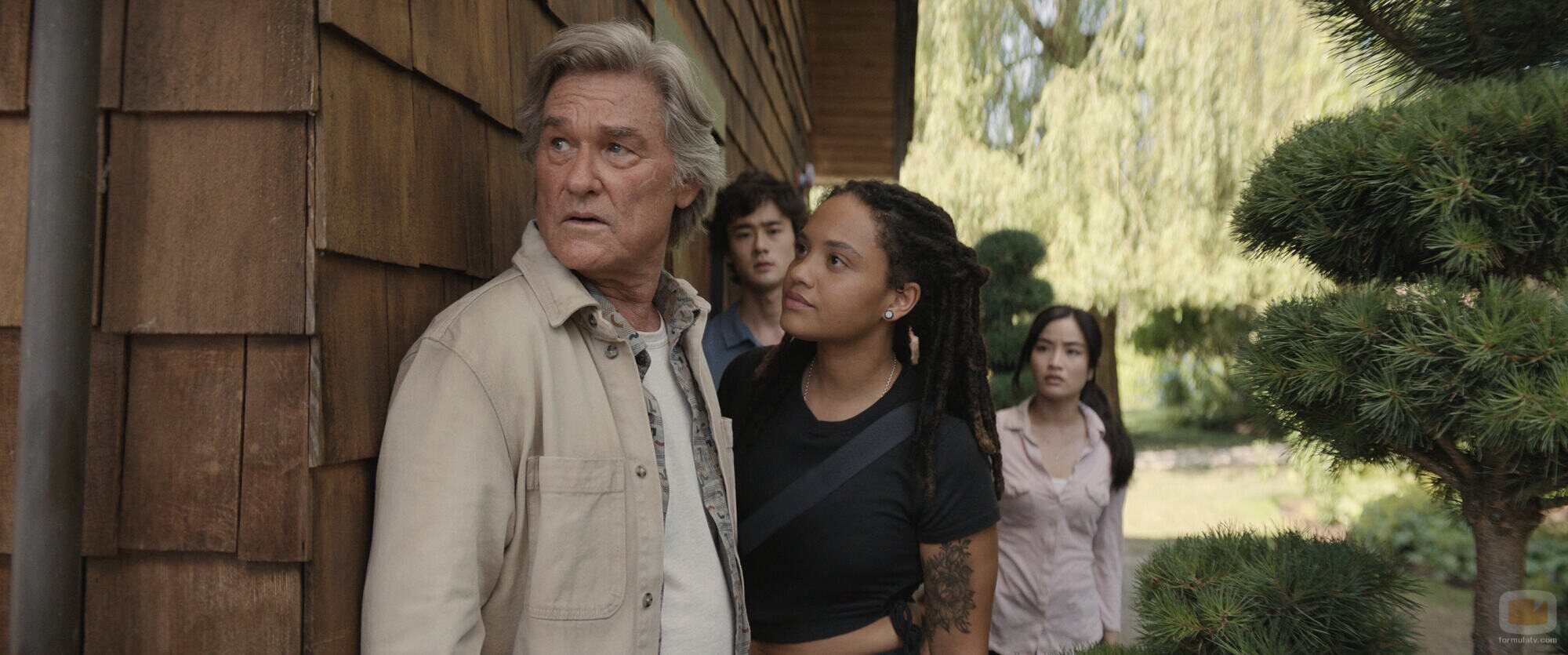 Kiersey Clemons y Kurt Russell en 'Secretos y mentiras' de 'Monarch: Legacy of Monsters'