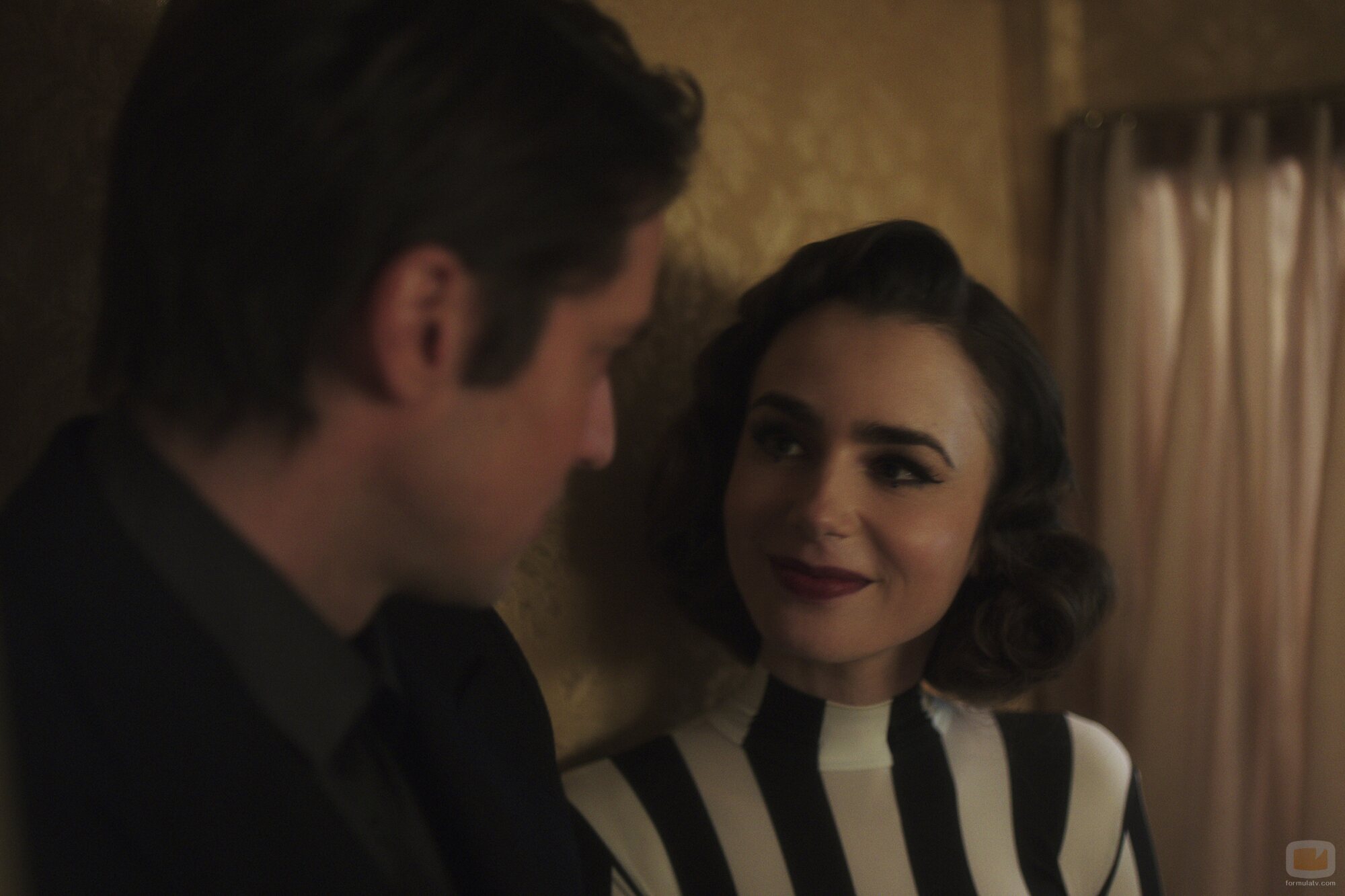 Lily Collins en el 4x03 de 'Emily in Paris'