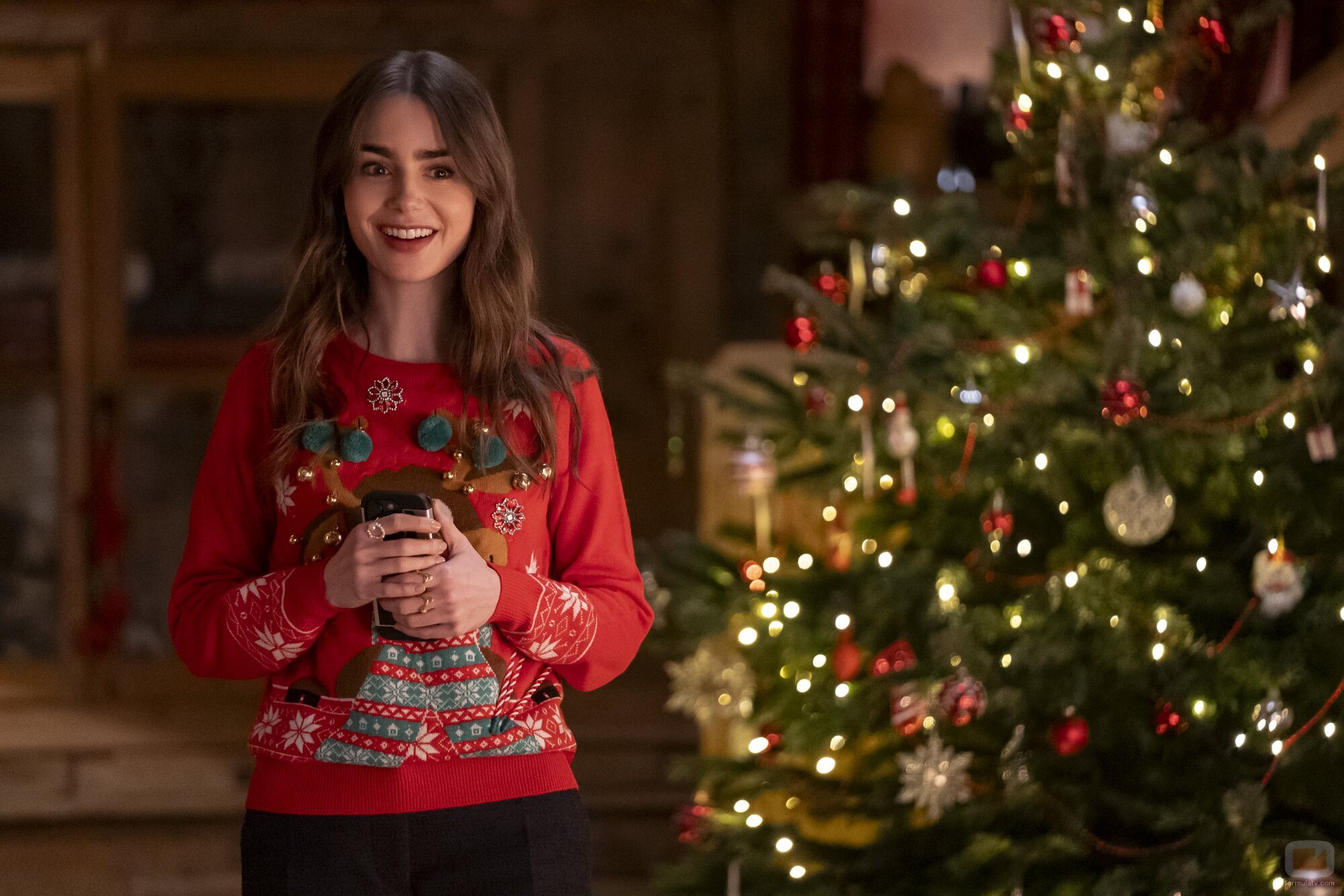 Lily Collins en 'La última Navidad' de 'Emily en París'
