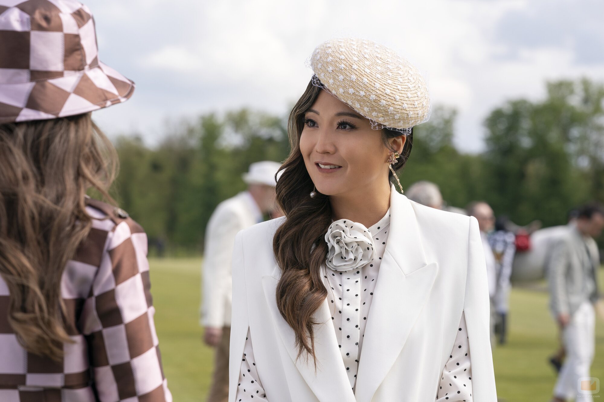 Escena de Ashley Park en el 4x08 de 'Emily in Paris'
