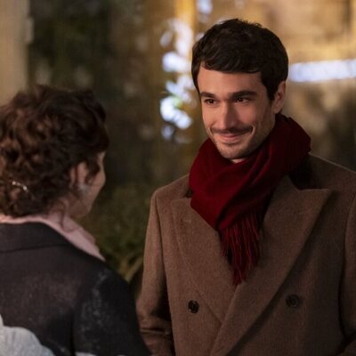 Eugenio Franceschini en el 4x08 de 'Emily in Paris'